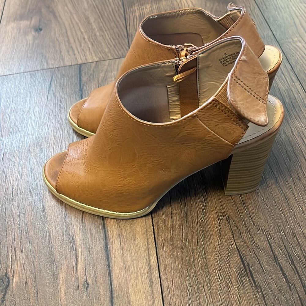 Express Cognac Peep Toe Bootie Block Heel Size 8 - image 3